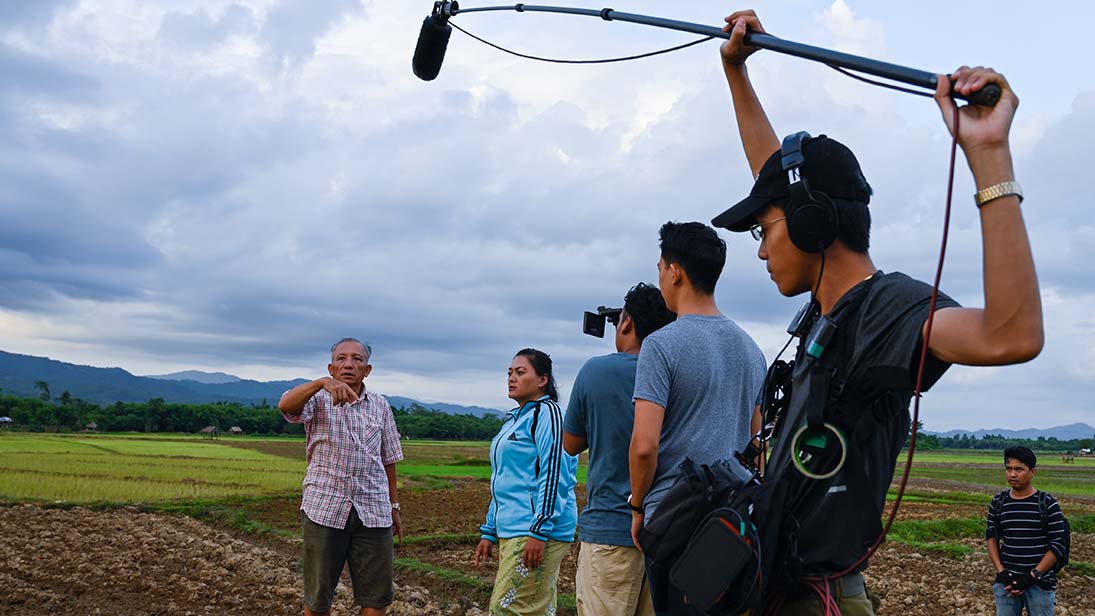 Filming in Tachileik